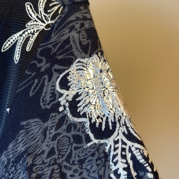 Desigual dress size small. V-neck with tie-back - Picture 5 of 11